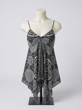 Andrew & Co Black & White Mandala Print Handkerchief Hem Camisole Top Size M Y2K
